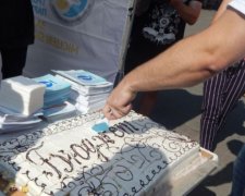 Бюджет Франківська "дерибанили" прямо на вулиці