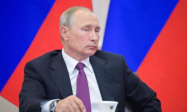 Трамп подарував: соцмережі б'ються в істериці через куртку Путіна