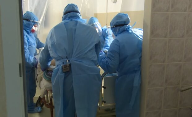 На Львовщине 90-летний дедушка дал бой коронавирусу, врачи в эйфории: "Здоров"
