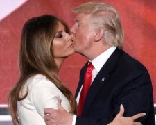 Трамп вразив своїм піклуванням про дружину після операції