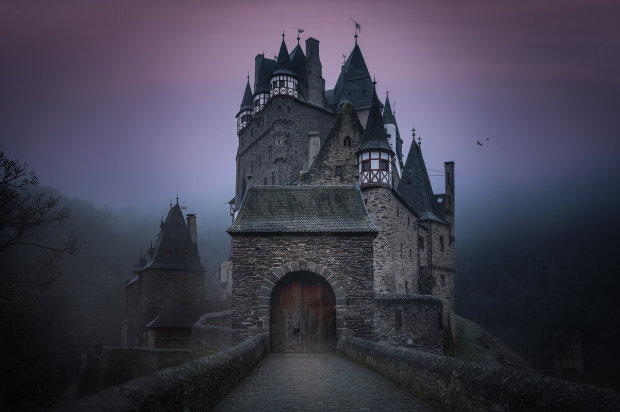 Казкові герої жили у цілком реальних замках: чарівні й величні будівлі, від яких перехоплює подих й нині