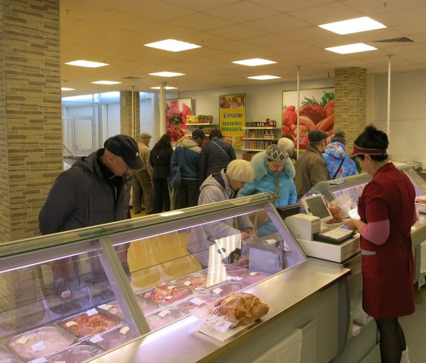 Инфляция съела девять продуктов из десяти: что украинцы могут купить по старым ценам