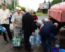 Терористи завозять воду в окупований Металист раз на тиждень