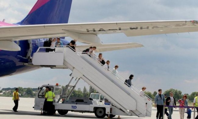 WizzAir пообіцяв нові рейси з України... і тут же зганьбився
