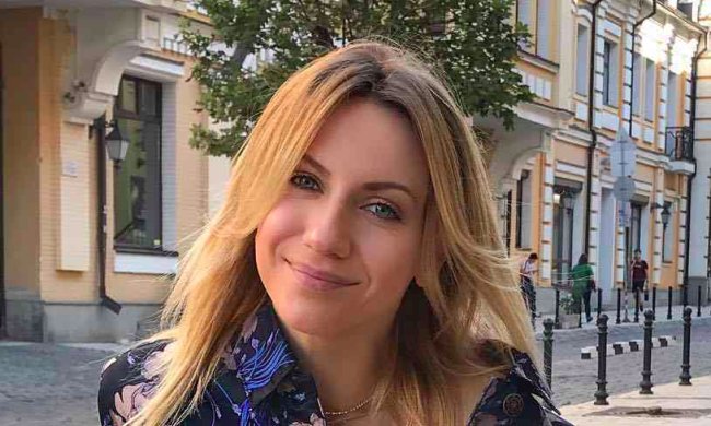 Никитюк восхитила грудью в коротеньком платье: эталон украинской красавицы