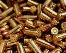 У покинутій будівлі Харкова знайшли схованку зі зброєю