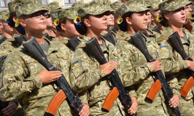 Не самим же воювати! Депутати перейнялися українками в армії