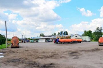 ТОВ "Універсал-нафта"