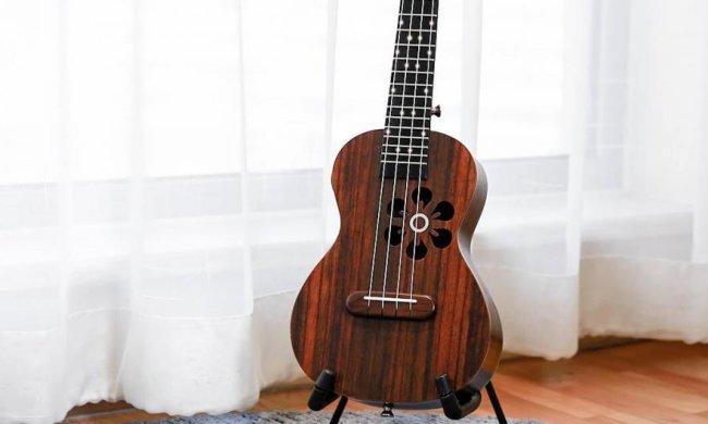 Xiaomi показала гітару для ледачих