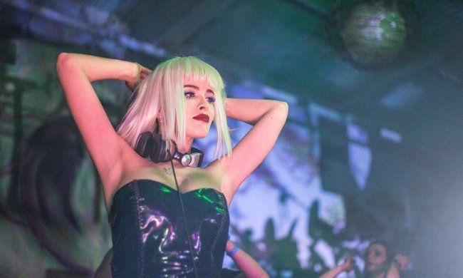 Розпусна Астаф'єва похвалилася схожістю з Белуччі: ідеал краси