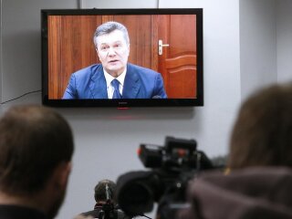 Янукович на відеозв'язку, фото з вільних джерел