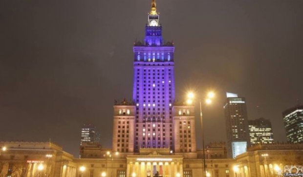 Самый высокий небоскреб Польши будет пылать сине-желтыми цветами