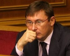 Старая шарманка не поможет: Луценко провел более сотни обысков в Харькове