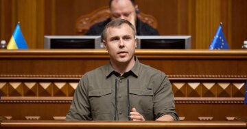 Роман Костенко