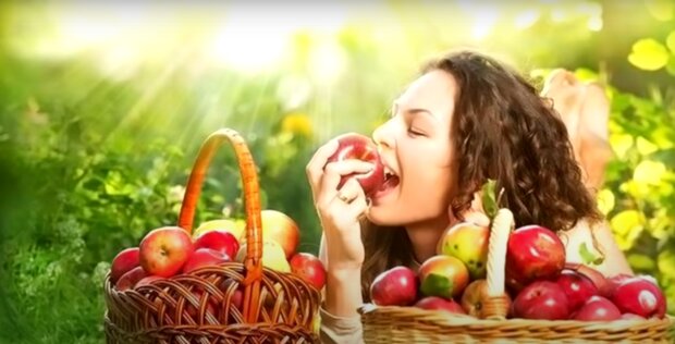 Яблочный Спас: когда будет, традиции и история, скрин - YouTube