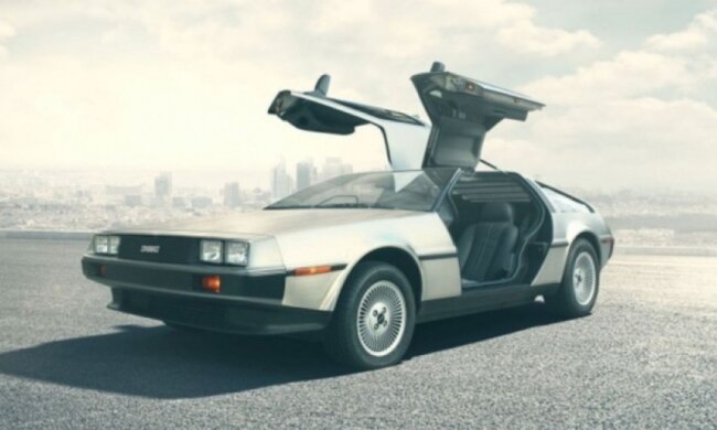 Легендарная DeLorean из "Назад в будущее" вновь порадует фанатов