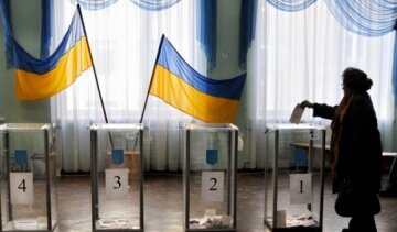 Електронні бази виборчих дільниць знищили у Маріуполі