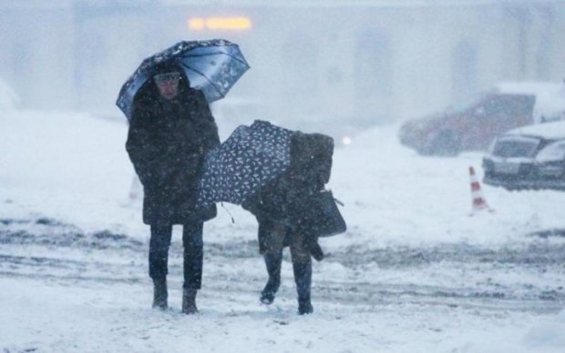 Снежный апокалипсис: сотни домов погрузились во тьму