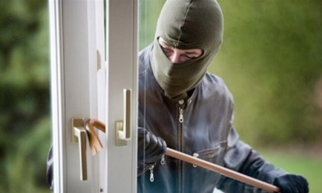 В Белой Церкви за сутки ограбили пять учебных заведений