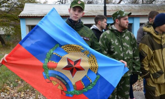 Вони вже у Києві: фанати "ЛНР" жорстоко побили дівчину