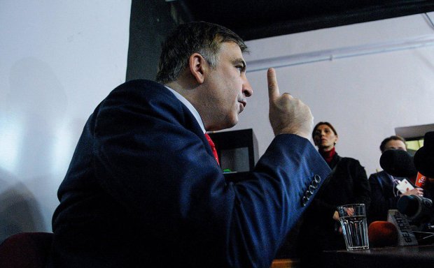 МастерШеф отдыхает: Саакашвили впервые повторил легендарный грузинский хачапури