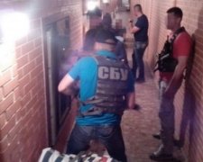 Николаевский чиновник прятал в тоннелях под домом золото и антиквариат