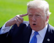 Випадковому чоловіку дісталось від Трампа