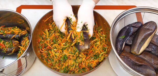 баклажаны маринованные с чесноком и морковью под прессом рецепт фото | Дзен
