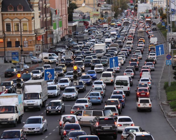 У Києві перекриють дороги через бігунів: кому доведеться змінювати маршрут
