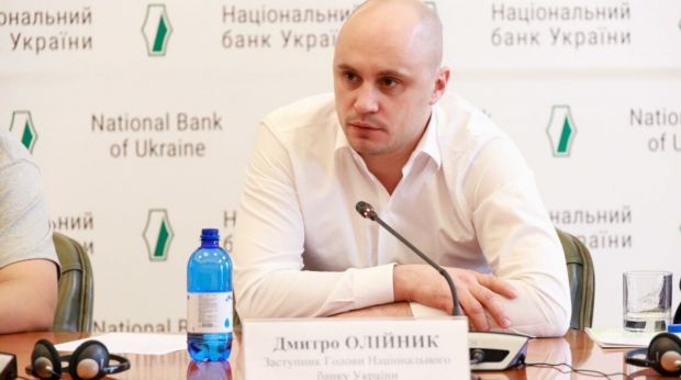 Замглавы НБУ Дмитрий Олейник и глава таможни Сергей Звягицев наладили незаконный вывод денег из Украины