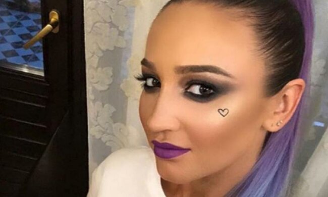 Ловили всім готелем: Бузова без макіяжу не змогла вилізти з басейну