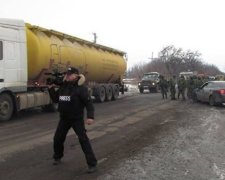 Соцмережі активно обговорюють силовий розгін блокади ОРДЛО