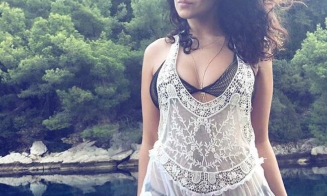 Каменских поразила фигурой в полупрозрачном купальнике