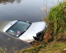 Тіла батька і сина знайшли мертвими в сімейній машині: "Шукали два дні"