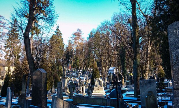 Кладовище, фото: find-way.com.ua