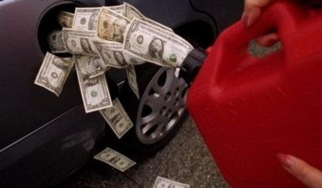 За вихідні бензин подорожчав на 1 гривню