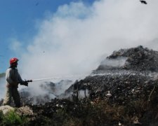 Пожары на мусорных свалках спровоцировали поджоги