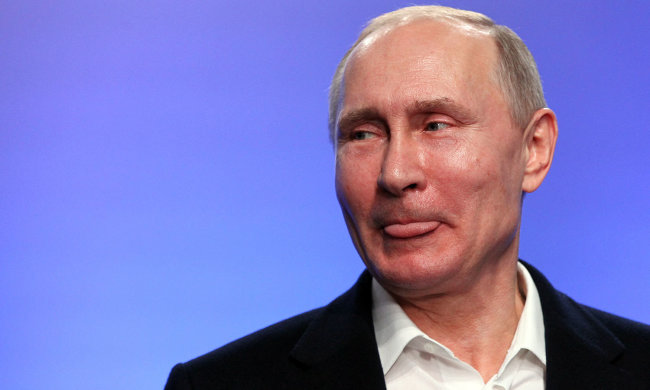 Путин снова расцеловал школьника: уже не скрывает