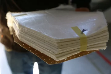 Дитяча броня, кераміка та рідкий азот: повний цикл створення українського бронежилета – від поліетилену до фронтових тестів