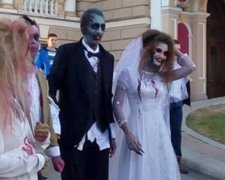 Зомби в свадебных нарядах бродили по улицам Одессы (фото)
