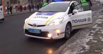 У центрі Києва жорстоко побили народного депутата, банда зникла на двох машинах: введено план "Перехоплення"
