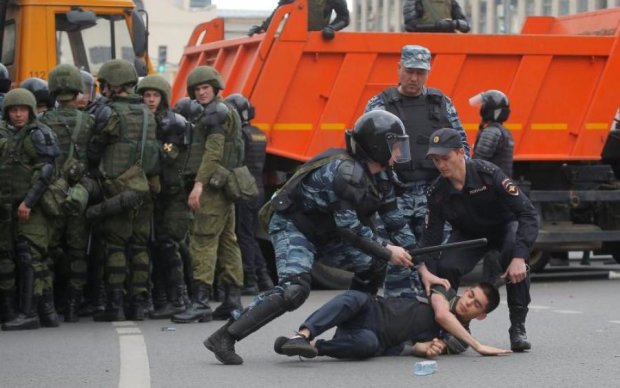 День захисника закінчився масовим затриманням кримських татар