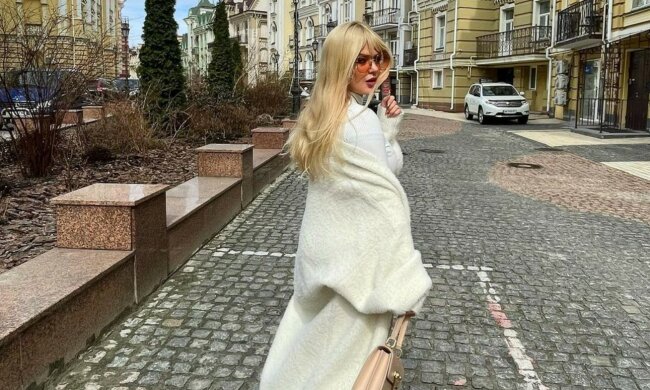 Елена Филонова на отдыхе набросилась на задницу подружки: "Роскошь"