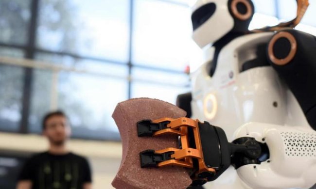 Роботы-мексиканцы захватят Луну