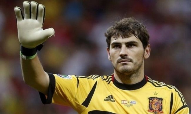 Легендарний воротар збірної Іспанії йде на пенсію