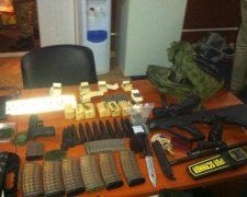 Копы поймали коллекционеров нелегального оружие в особо крупных размерах