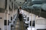 Новий сервіс "Укрзалізниці"? Пасажири потягу "Запоріжжя-Бердянськ" збирають гриби прямо у вагоні