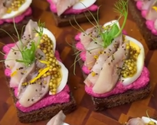 Бутерброди з оселедцем, кадр з відео