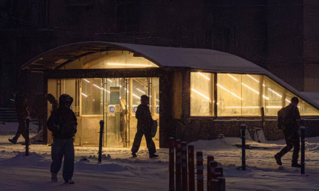 Украинцы, метро, зима, фото из соцсетей