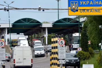 Едва живые и с пневмонией: украинец переправлял через границу 13 нелегалов в холодильнике